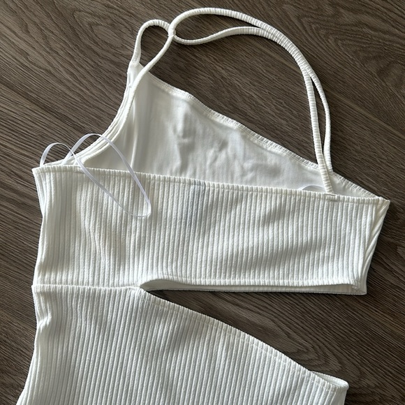 2/10 ❤️ H&M DIVIDED Ribbed White Dress - Picture 4 of 4
